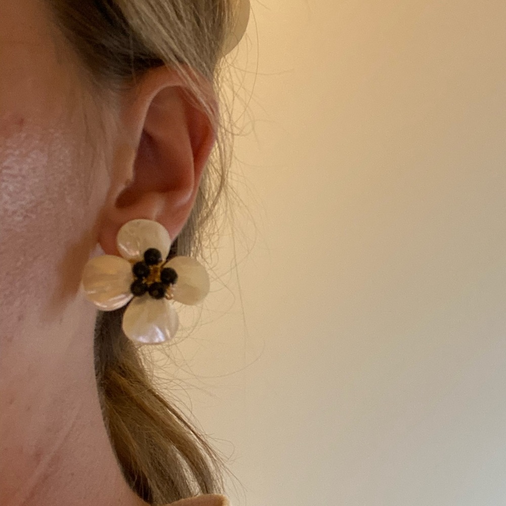 Hazen and Co. Poppy Earrings, Onyx